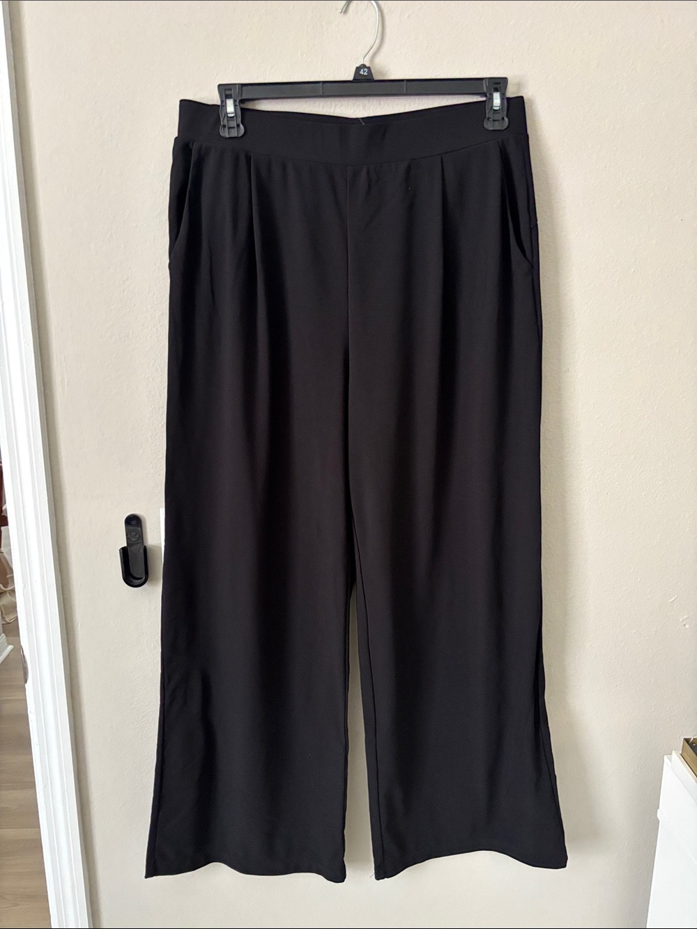 HALARA Black Wide-Leg Pull-On Pants